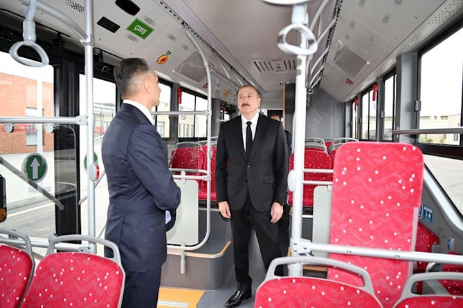 İlham Əliyev “BakuBus” MMC-nin Gəncə Avtoparkının açılışında iştirak edib — FOTOLAR