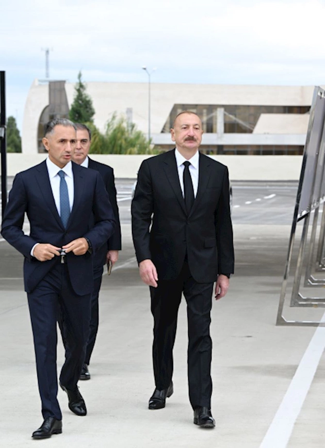İlham Əliyev “BakuBus” MMC-nin Gəncə Avtoparkının açılışında iştirak edib — FOTOLAR