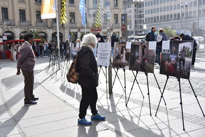 Münxenin mərkəzində Azərbaycanın mina qurbanlarına dair fotosərgi — FOTOLAR