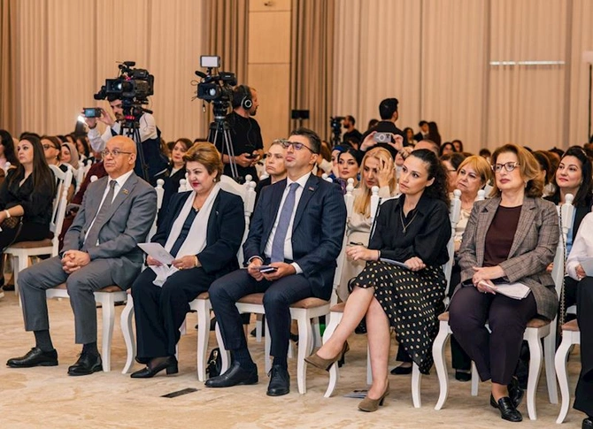 “Üzeyir Hacıbəylinin irsi: keçmişdən bu günə” forumu start götürüb — FOTOLAR (YENİLƏNİB)