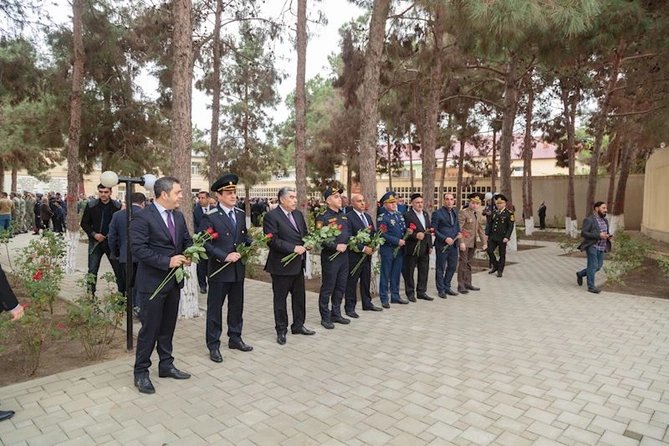 Salyanda şəhidlərin xatirəsi dərin ehtiramla yad edildi — FOTOLAR Salyanda şəhidlərin xatirəsi dərin ehtiramla yad edildi — FOTOLAR
