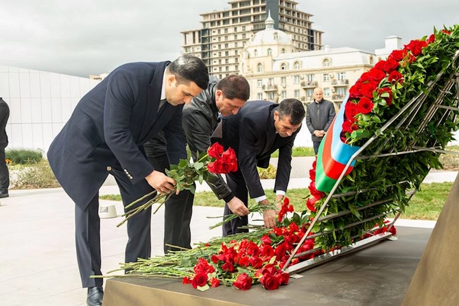 ETSN kollektivi şəhidlərin əziz xatirəsini yad etdi — FOTOLAR