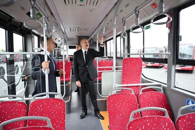 İlham Əliyev “BakuBus” MMC-nin Gəncə Avtoparkının açılışında iştirak edib — FOTOLAR