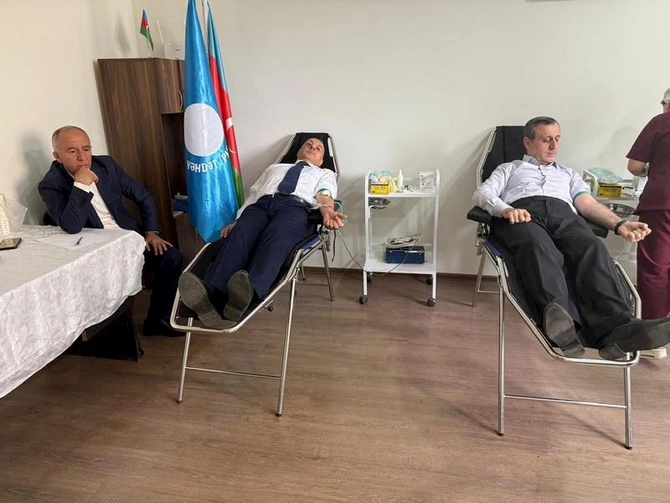 Vəhdət Partiyası Anım Gününə həsr olunmuş Yaşatmaq ən böyük qəhrəmanlıqdır” şüarı altında könüllü qanvermə aksiyası keçirib — FOTOLAR