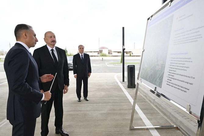 İlham Əliyev “BakuBus” MMC-nin Gəncə Avtoparkının açılışında iştirak edib — FOTOLAR