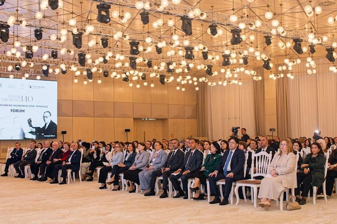“Üzeyir Hacıbəylinin irsi: keçmişdən bu günə” forumu start götürüb — FOTOLAR (YENİLƏNİB)