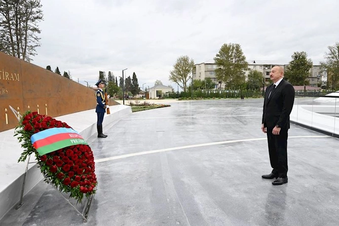 İlham Əliyev Gəncə Memorial Kompleksinin açılışında iştirak etdi — VİDEO/FOTOLAR (YENİLƏNİB)