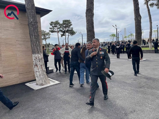 Mais Bərxudarov uzun müddət sonra — FOTO Mais Bərxudarov uzun müddət sonra — FOTO