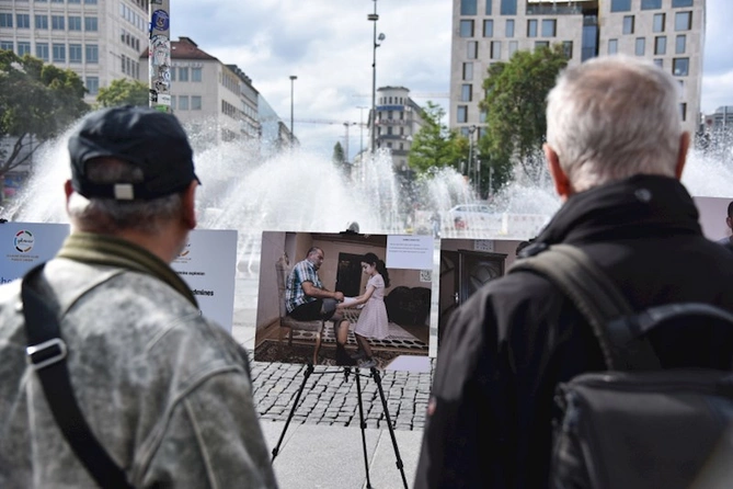 Münxenin mərkəzində Azərbaycanın mina qurbanlarına dair fotosərgi — FOTOLAR