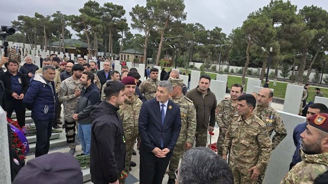 Xüsusi Təyinatlıların Qaziləri, Şəhid Ailələri və Veteranları İctimai Birliyi Şəhidlər Xiyabanını ziyarət edib — FOTOLAR