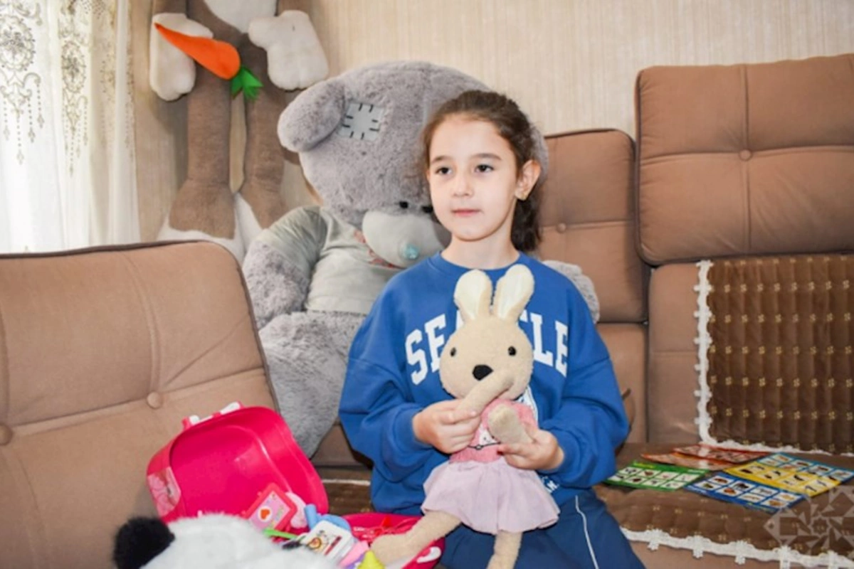 Gəncə terrorunun balaca qurbanı Nilay: İlham babanı çox sevdim