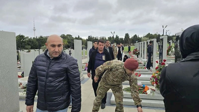 Xüsusi Təyinatlıların Qaziləri, Şəhid Ailələri və Veteranları İctimai Birliyi Şəhidlər Xiyabanını ziyarət edib — FOTOLAR