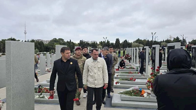 Xüsusi Təyinatlıların Qaziləri, Şəhid Ailələri və Veteranları İctimai Birliyi Şəhidlər Xiyabanını ziyarət edib — FOTOLAR