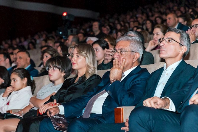 Üzeyir Hacıbəyli festivalının təntənəli bağlanışı “Koroğlu” operasının yeni quruluşu ilə yadda qaldı — FOTOLAR