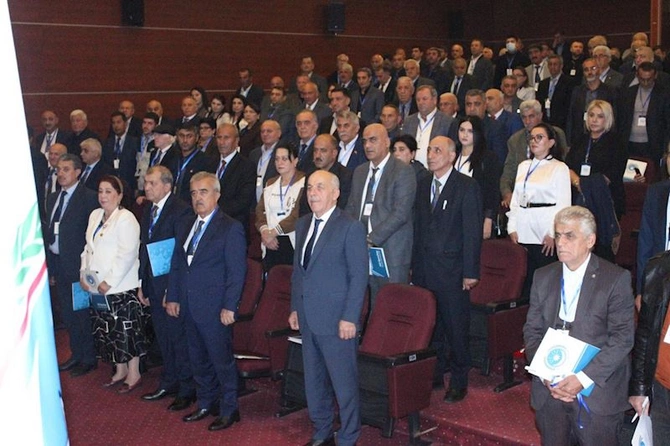 Arzuxan Əlizadə yenidən sədr seçildi — FOTOLAR Arzuxan Əlizadə yenidən sədr seçildi — FOTOLAR