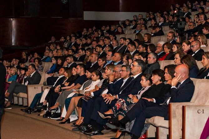 Üzeyir Hacıbəyli festivalının təntənəli bağlanışı “Koroğlu” operasının yeni quruluşu ilə yadda qaldı — FOTOLAR