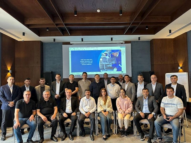 Azəriqaz” İB-nin kommersiya sahəsi üzrə 2025-ci il ərzində görülmüş işlərin nəticələrinə dair müşavirə keçirilib — FOTOLAR