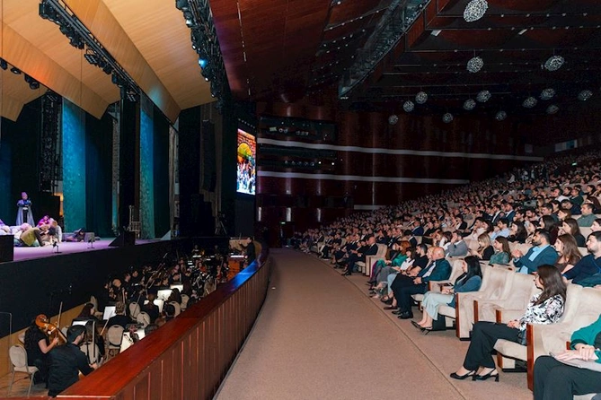 Üzeyir Hacıbəyli festivalının təntənəli bağlanışı “Koroğlu” operasının yeni quruluşu ilə yadda qaldı — FOTOLAR
