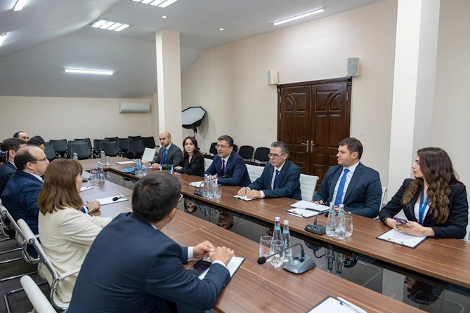 Medianın İnkişafı Agentliyində II Azərbaycan – Özbəkistan Media Forumu çərçivəsində ölkəmizdə səfərdə olan Özbəkistan nümayəndə heyəti ilə görüş keçirilib — FOTOLAR