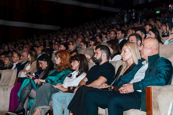 Üzeyir Hacıbəyli festivalının təntənəli bağlanışı “Koroğlu” operasının yeni quruluşu ilə yadda qaldı — FOTOLAR