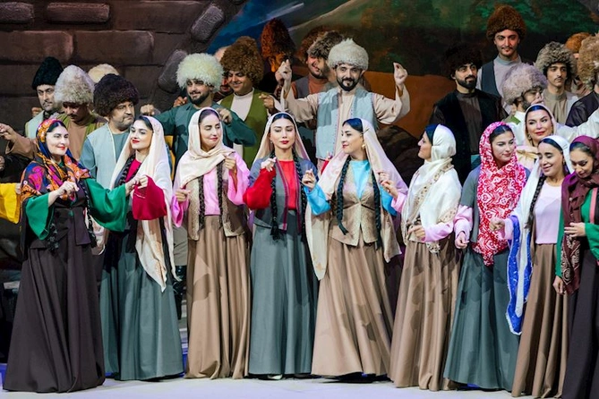 Üzeyir Hacıbəyli festivalının təntənəli bağlanışı “Koroğlu” operasının yeni quruluşu ilə yadda qaldı — FOTOLAR