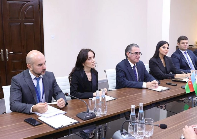 MEDİA-da Özbəkistanın kommunikasiyaya məsul nümayəndələri ilə görüş keçirildi — FOTOLAR MEDİA-da Özbəkistanın kommunikasiyaya məsul nümayəndələri ilə görüş keçirildi — FOTOLAR