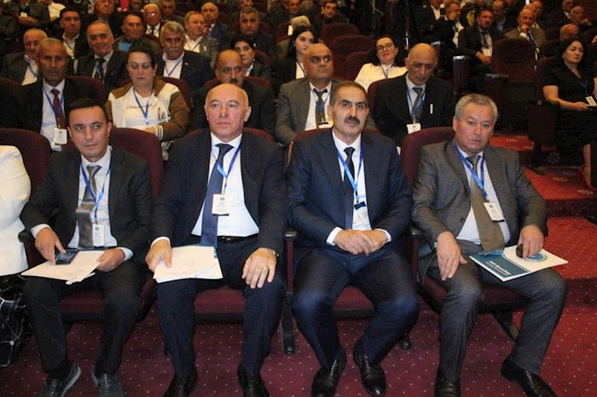 Arzuxan Əlizadə yenidən sədr seçildi — FOTOLAR Arzuxan Əlizadə yenidən sədr seçildi — FOTOLAR