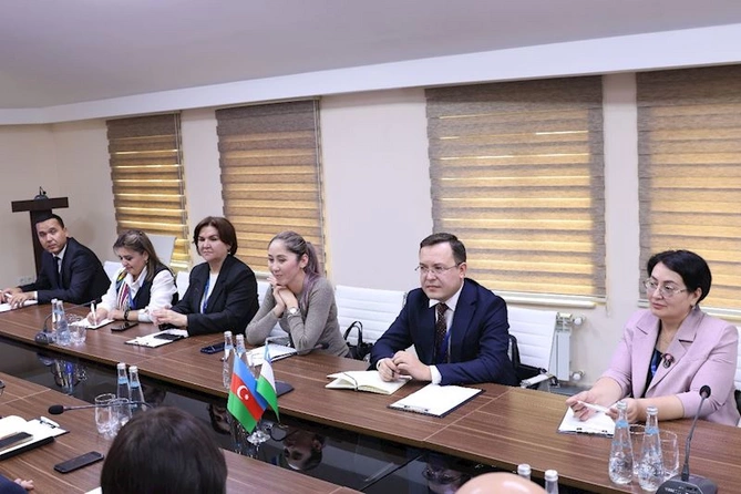 MEDİA-da Özbəkistanın kommunikasiyaya məsul nümayəndələri ilə görüş keçirildi — FOTOLAR MEDİA-da Özbəkistanın kommunikasiyaya məsul nümayəndələri ilə görüş keçirildi — FOTOLAR