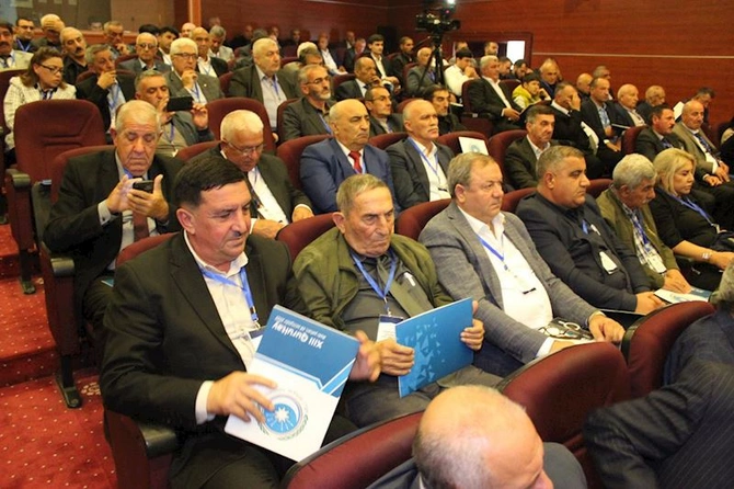 Arzuxan Əlizadə yenidən sədr seçildi — FOTOLAR Arzuxan Əlizadə yenidən sədr seçildi — FOTOLAR