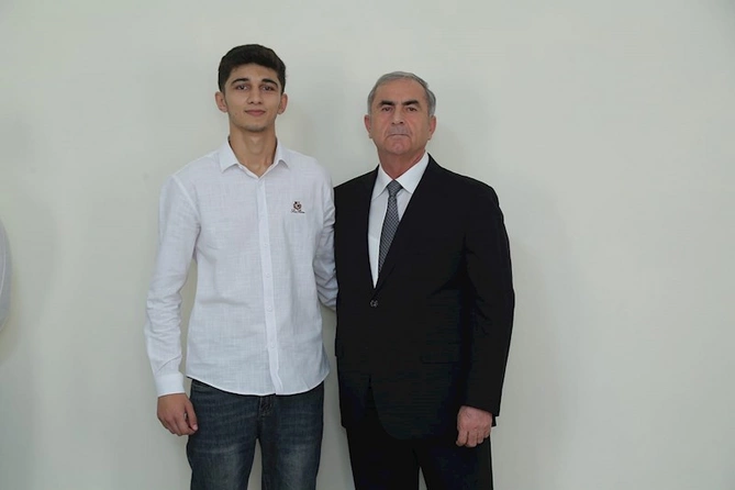 Sevindik Hətəmov yüksək bal toplayan tələbələrlə görüşdü — FOTOLAR