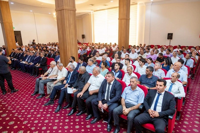 Salyanda pambıqçılıqla bağlı müşavirə keçirildi — FOTOLAR