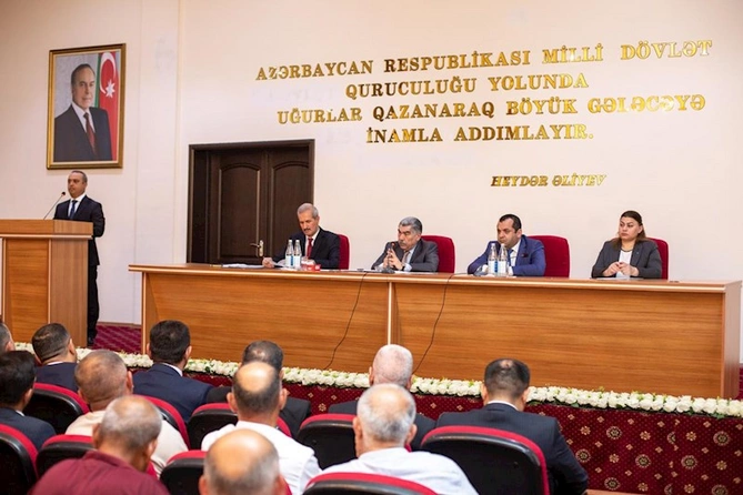 Salyanda pambıqçılıqla bağlı müşavirə keçirildi — FOTOLAR