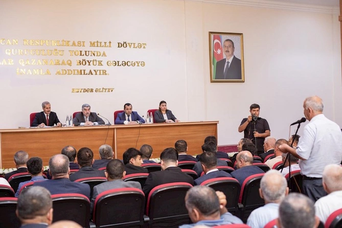 Salyanda pambıqçılıqla bağlı müşavirə keçirildi — FOTOLAR