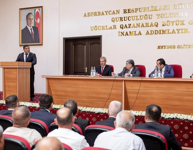 Salyanda pambıqçılıqla bağlı müşavirə keçirildi — FOTOLAR