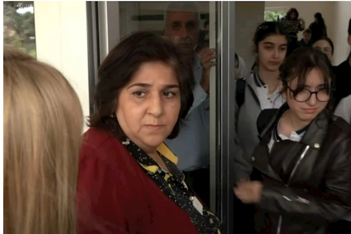 Şagirdi soyundurub videoya çəkiblər — 281 nömrəli məktəbdə nə baş verir? (VİDEO)