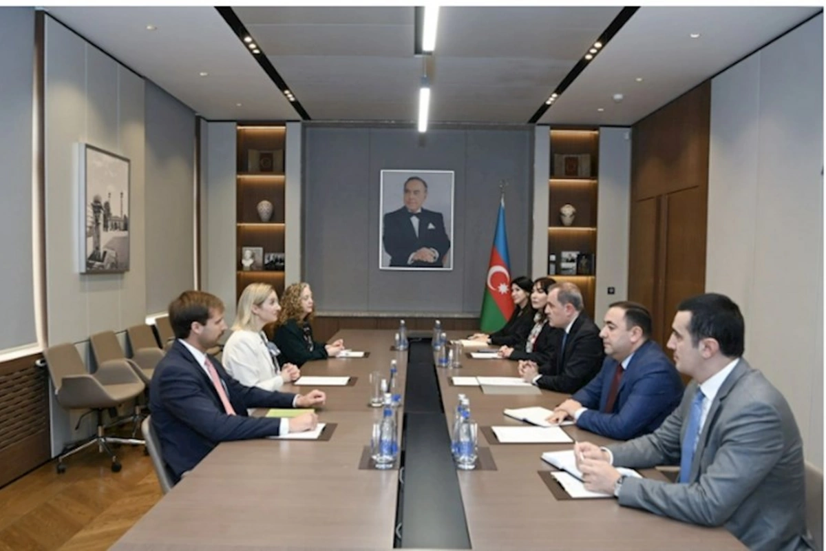 Ceyhun Bayramov ABŞ rəsmisi ilə beynəlxalq təhlükəsizliyi müzakirə edib