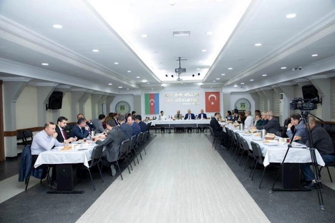 Gəncliyə Yardım Fondunda Milli Mətbuatın 150 illiyi Münasibəti İlə görüş keçirilib — FOTOLAR