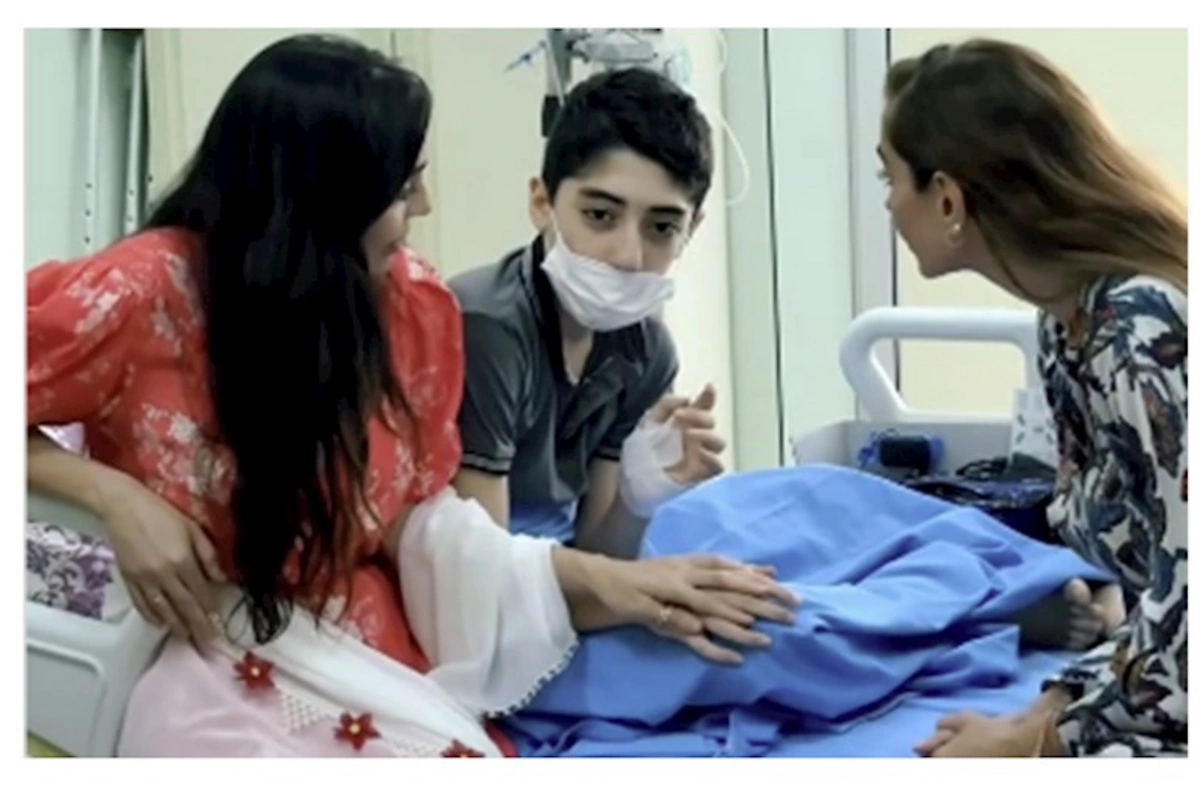 Leyla və Arzu Əliyevalar müalicə alan uşaqları ziyarət etdi — VİDEO