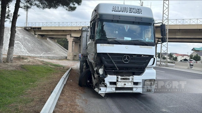 Bakı-Quba yolunda avtobus yük maşını ilə toqquşdu — FOTOLAR Bakı-Quba yolunda avtobus yük maşını ilə toqquşdu — FOTOLAR