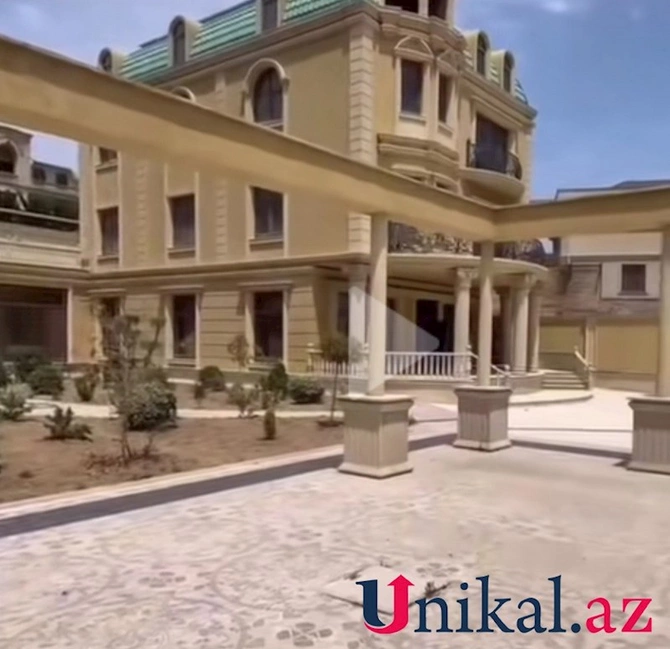 Alim Qasımov villasını satır — FOTOLAR Alim Qasımov villasını satır — FOTOLAR
