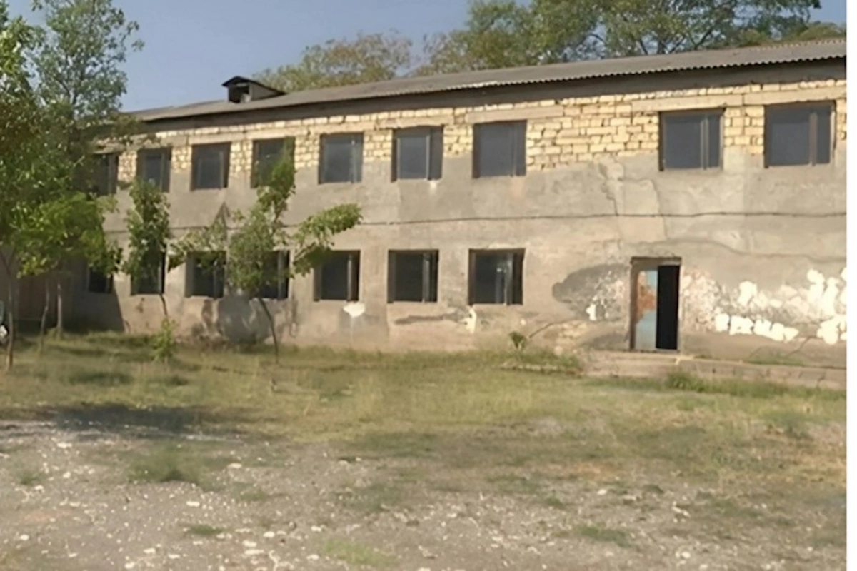 Təhsil idarəsindən qəzalı vəziyyətdə olan məktəblər haqqında AÇIQLAMA