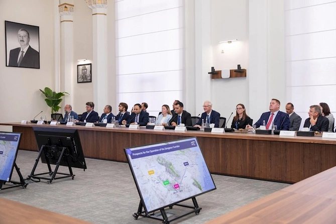 ADY-də ABŞ-nin biznes nümayəndə heyəti ilə görüş keçirildi — FOTOLAR