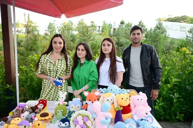 Leyla Əliyeva və Alyona Əliyeva Xeyirxahlıq Festivalında iştirak etdi — FOTOLAR