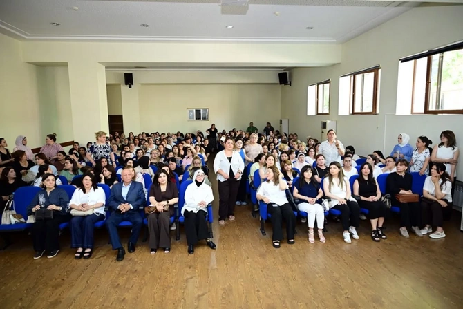 Kitabxana işçiləri ilə attestasiya prosesi üzrə ilk məlumatlandırıcı görüş keçirilib — FOTO