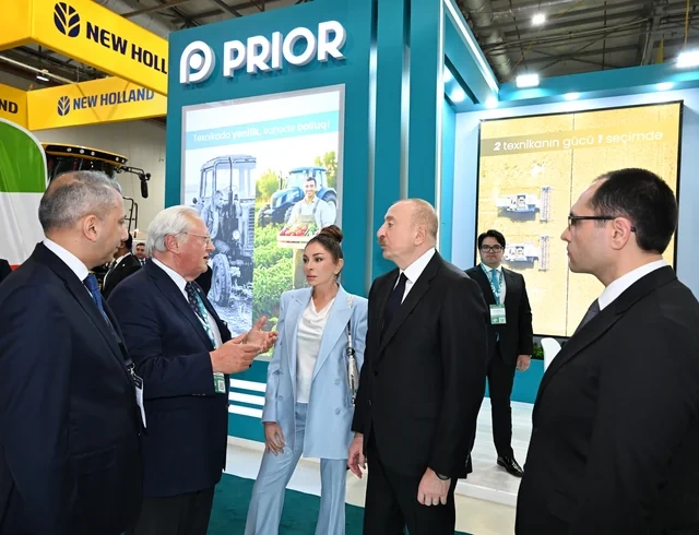 İlham Əliyev 19-cu Caspian Agro Week və 31-ci InterFood Azerbaijan sərgiləri ilə tanış olub — FOTOLAR İlham Əliyev 19-cu Caspian Agro Week və 31-ci InterFood Azerbaijan sərgiləri ilə tanış olub — FOTOLAR