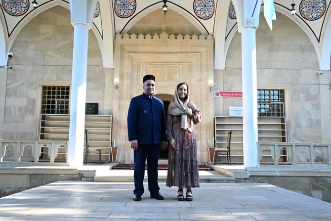 Leyla Əliyeva Yevlaxda Cümə məscidini ziyarət edib — FOTOLAR Leyla Əliyeva Yevlaxda Cümə məscidini ziyarət edib — FOTOLAR