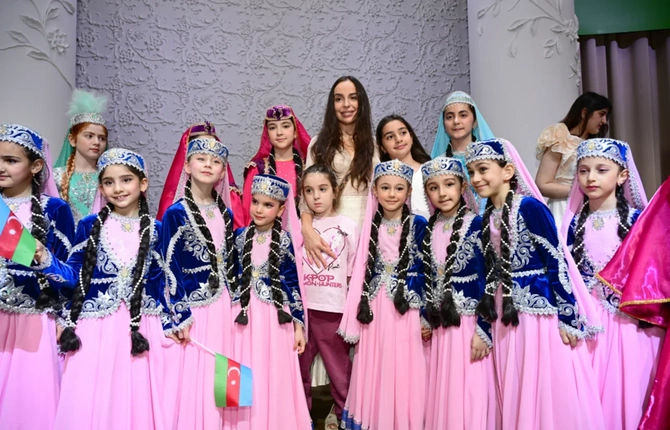 Leyla Əliyeva və Alyona Əliyeva Müstəqillik Gününə həsr olunmuş konserti izləyiblər — FOTOLAR