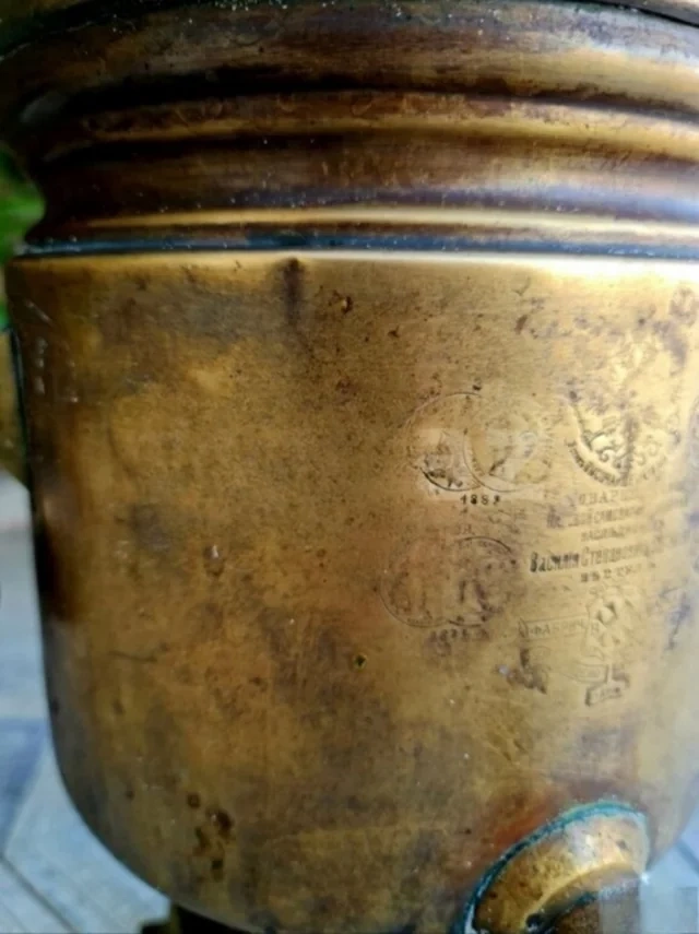 Bakıda maşın qiymətinə samovar satılır — FOTOLAR