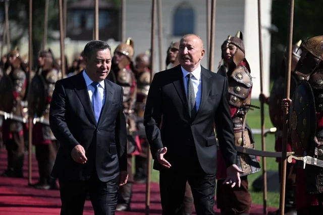 Prezidentin rəsmi qarşılanma mərasimi oldu — FOTOLAR