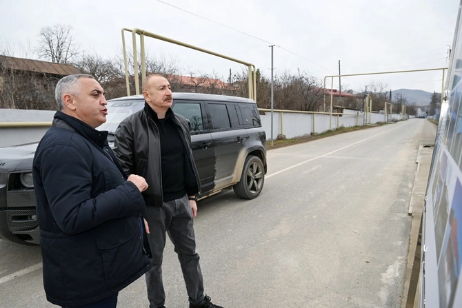 İlham Əliyev Ağdərə rayonunun Aşağı Oratağ kəndində görülmüş işlərlə tanış olub — FOTOLAR (YENİLƏNİB) İlham Əliyev Ağdərə rayonunun Aşağı Oratağ kəndində görülmüş işlərlə tanış olub — FOTOLAR (YENİLƏNİB)
